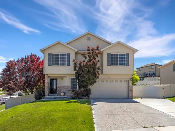 211 W Kestrel Dr, Saratoga Springs, UT 84045