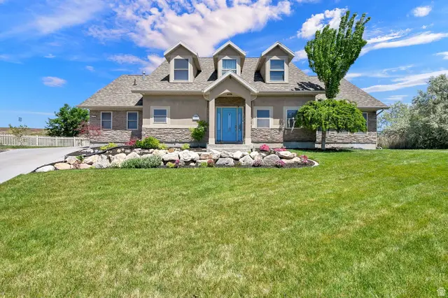 849 Saint Andrews Dr, Syracuse, UT 84075 - #2