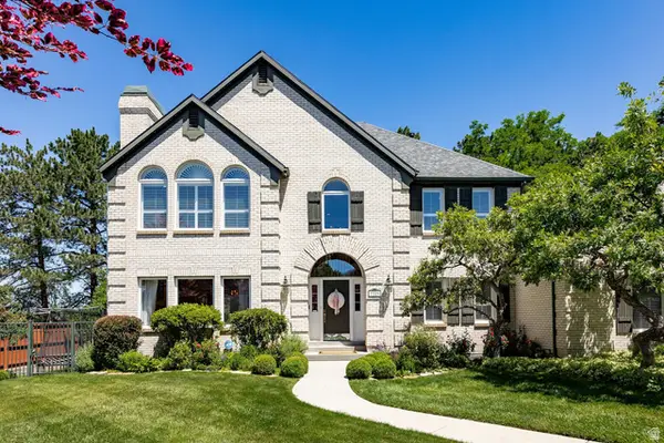 3329 E Tall Pine Ln S, Cottonwood Heights, UT 84121