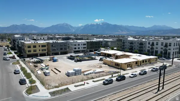 5263 W Reventon Rd S #104, South Jordan, UT 84009