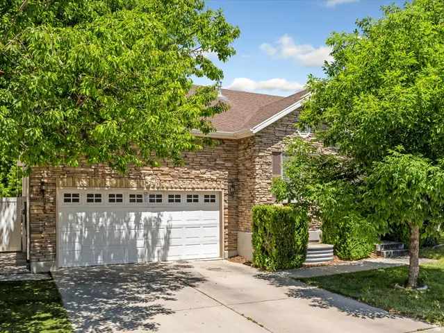 4012 W Heidelberg Ln, West Jordan, UT 84084 - #1