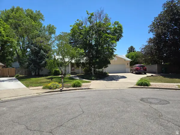 1700 E Calann Dr, Holladay, UT 84121
