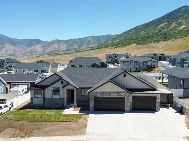 377 S Corner View Dr, Tooele, UT 84074 - #3