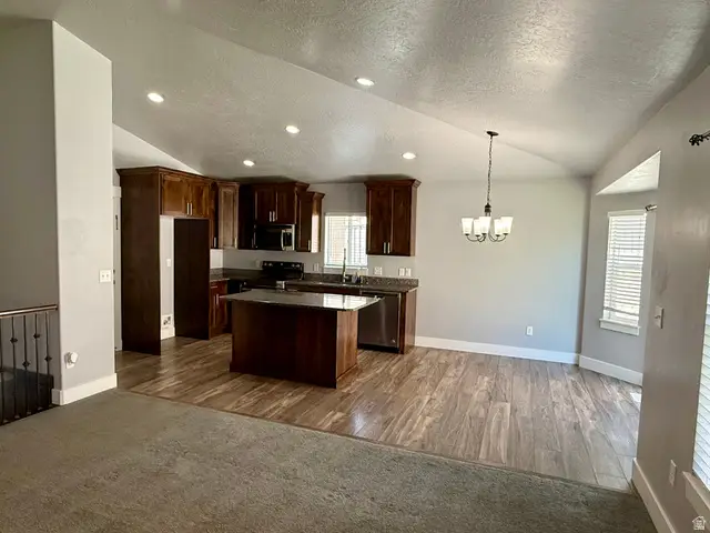 7081 N Hollow View Ct, Eagle Mountain, UT 84005 - #2
