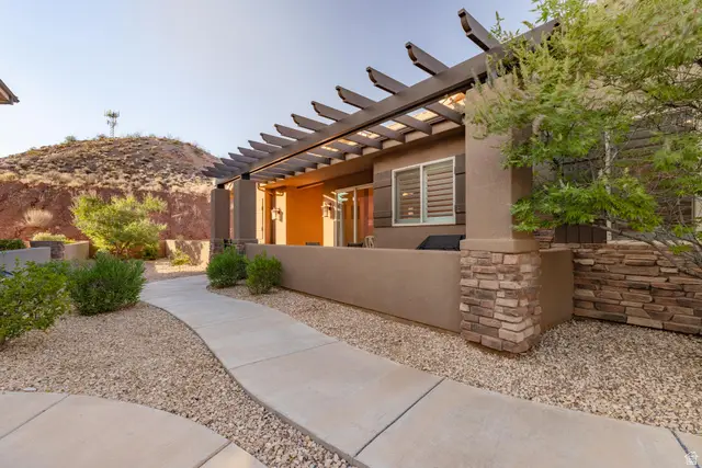 2069 N Coral Dr, Washington, UT 84780 - #2