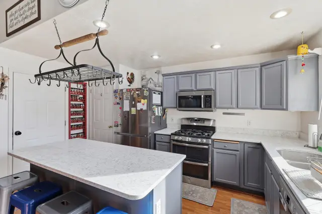 8764 S Pebblecreek Rd, West Jordan, UT 84081 - #3