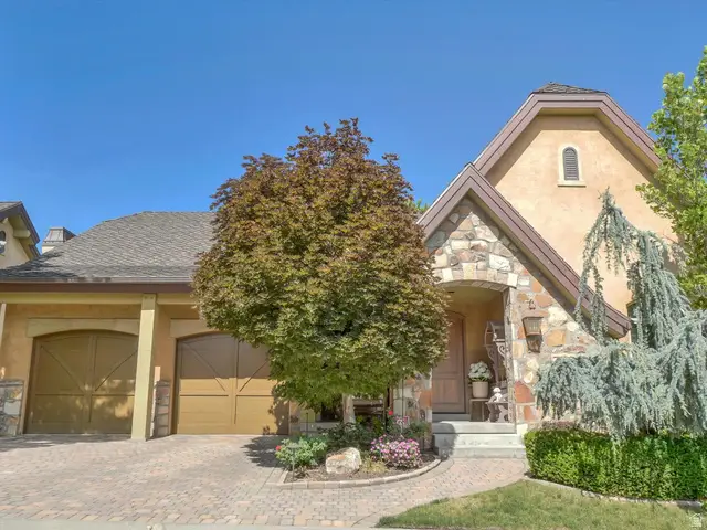 8283 S Bavarian Ct E, Cottonwood Heights, UT 84093 - #1