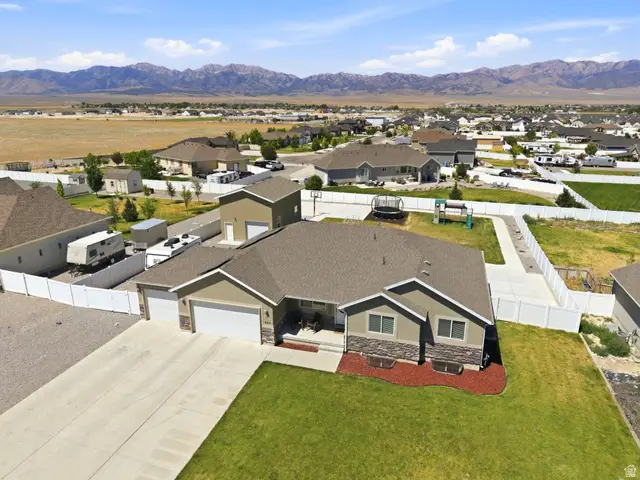 664 S Saddle Rd, Grantsville, UT 84029 - #3