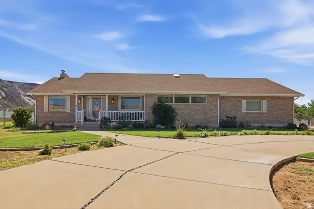 5660 N 1400 W, Saint George, UT 84770 - #1