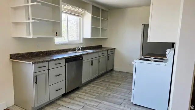 7708 W Glenwood Ave, Magna, UT 84044 - #3