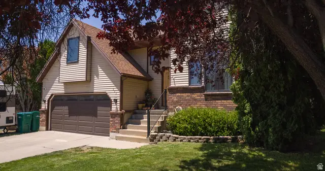 823 E Creekside Dr S, Layton, UT 84041 - #3
