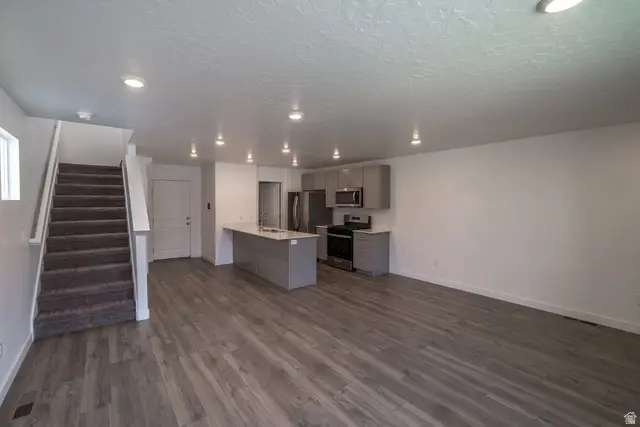 3955 W Orinda Dr, Lehi, UT 84048 - #2