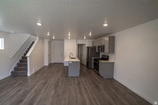 3955 W Orinda Dr, Lehi, UT 84048 - #3