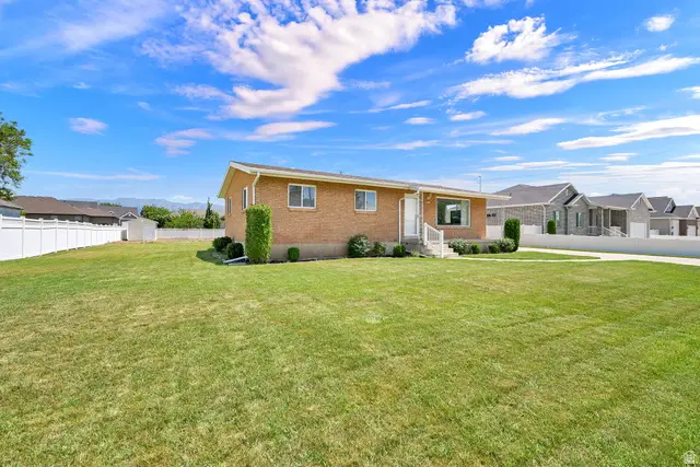 2467 S 2000 W, Syracuse, UT 84075 - #1