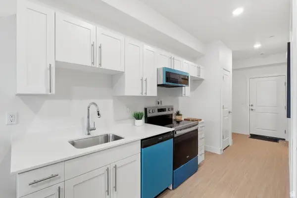 2085 N Main St #306, Sunset, UT 84015
