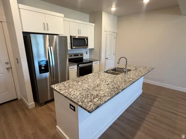 1572 E 460 S, Hyrum, UT 84319 - #2