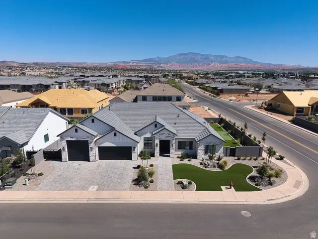 2761 E Moorland Dr, Saint George, UT 84790 - #1