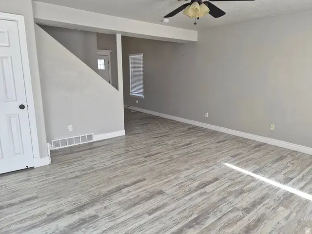 4028 S Sunrise Dr, Saratoga Springs, UT 84045 - #3