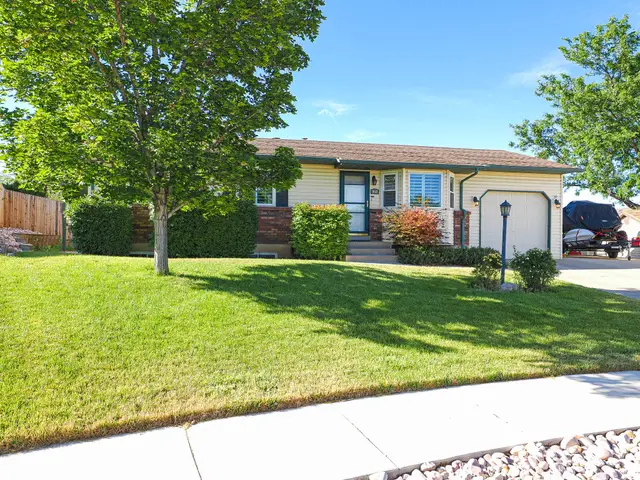 960 E North Fork Cir, Sandy, UT 84094 - #2