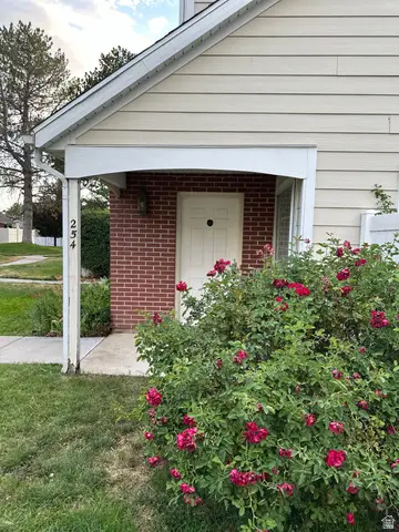 254 W Meadow Ln, Centerville, UT 84014 - #3