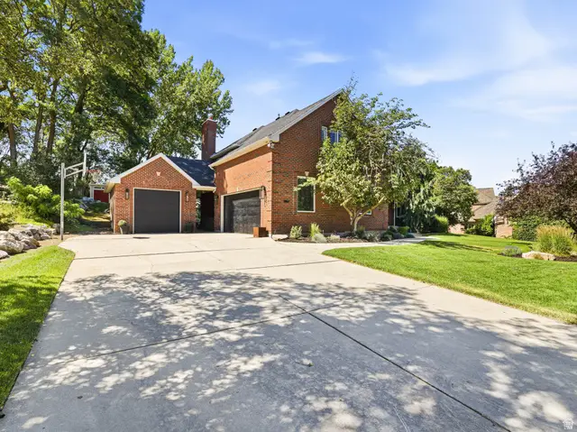 1894 E Bear Creek Dr, Draper, UT 84020 - #3