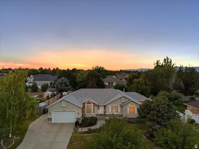 2602 W Singletree Ln S, South Jordan, UT 84095 - #2