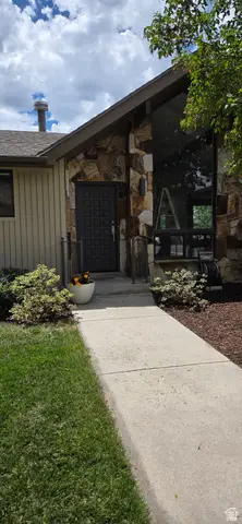 3608 E Brighton Point Dr S, Cottonwood Heights, UT 84121 - #3