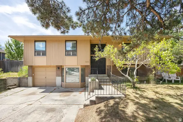 2968 E Cardiff Rd, Cottonwood Heights, UT 84121