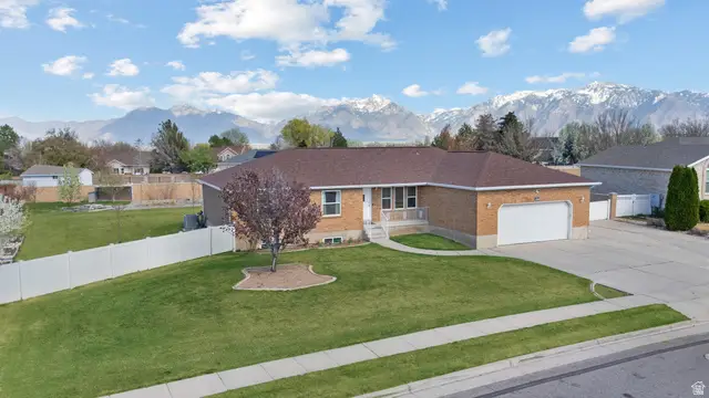 9497 S Lady Dove Ln, South Jordan, UT 84095 - #2