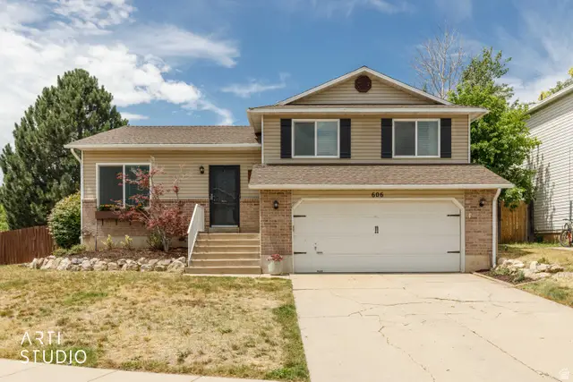 606 S 925 E, Layton, UT 84041 - #1