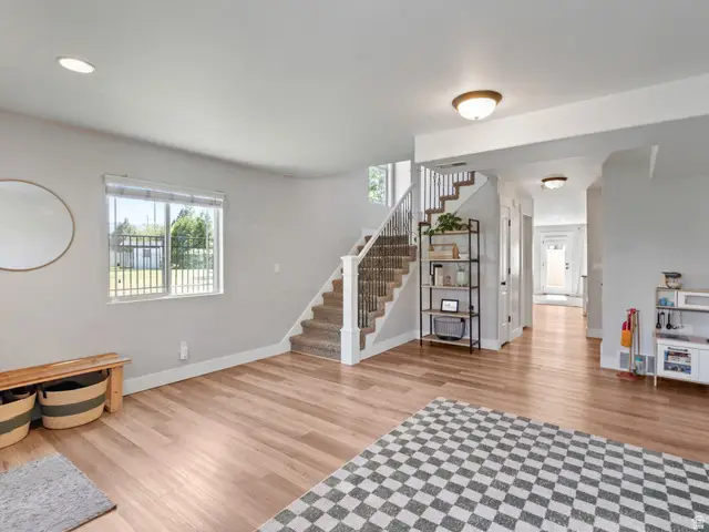 212 S Tamarak Cir, Lehi, UT 84043 - #3