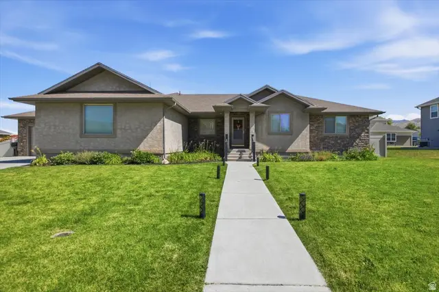221 W 400 N, Hyde Park, UT 84318 - #2