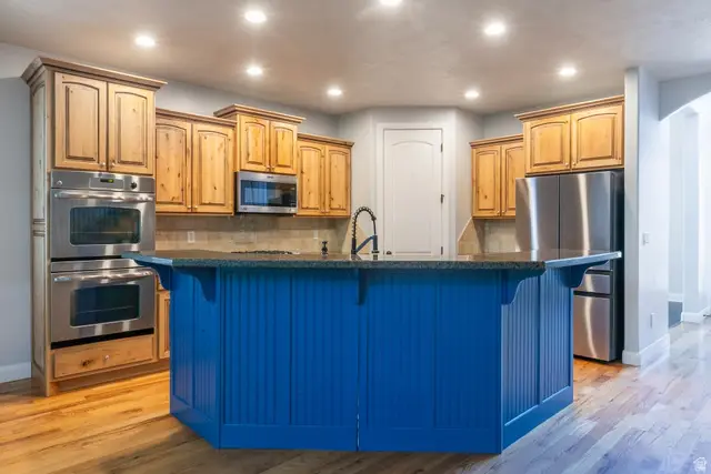 1334 E Shays Ln, Murray, UT 84121 - #3