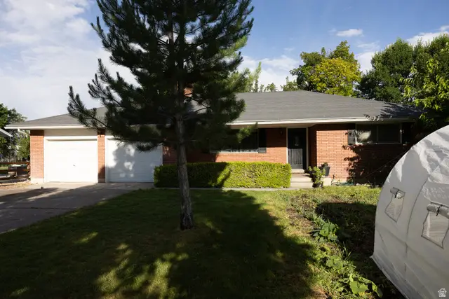 827 S 600 E, River Heights, UT 84321 - #1