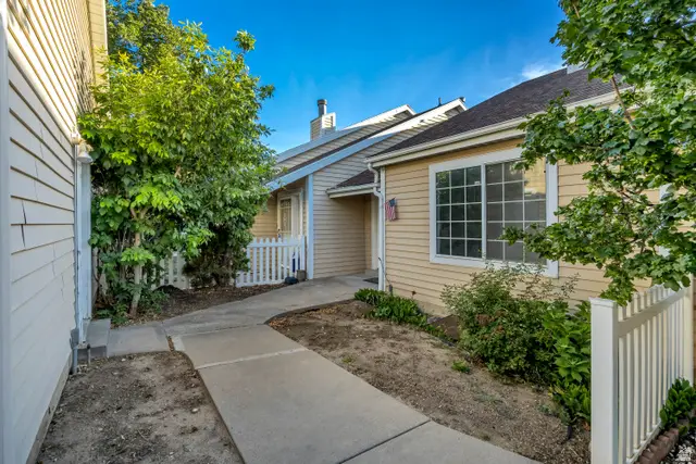 3268 S Plum Tree Ln, Bountiful, UT 84010 - #1
