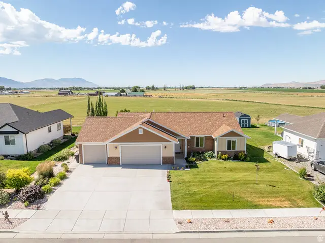 1204 E 250 S, Tremonton, UT 84337 - #1