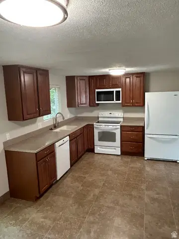 3226 W Meadow Wood Way S, Taylorsville, UT 84129 - #2