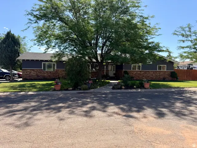 17 S Georgia Cir, Roosevelt, UT 84066 - #2