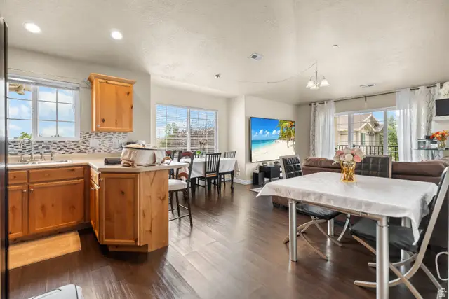 1249 W Cambria Way N #L302, Pleasant Grove, UT 84062 - #3