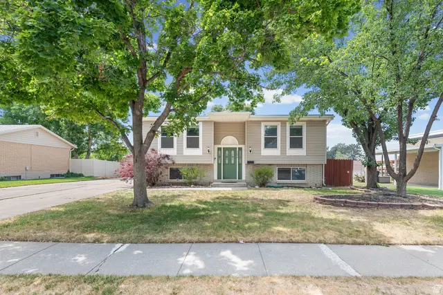 9890 S Tonya Dr, Sandy, UT 84070 - #3