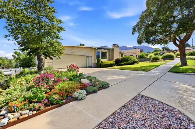 2327 E Cavalier Dr S, Cottonwood Heights, UT 84121 - #2