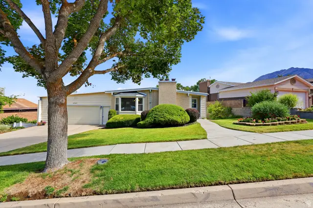 2327 E Cavalier Dr S, Cottonwood Heights, UT 84121 - #3