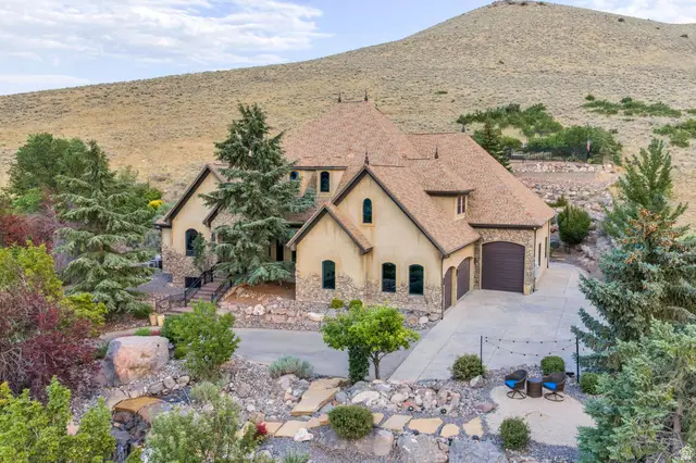 5831 W Friendship Dr, Herriman, UT 84096 - #1