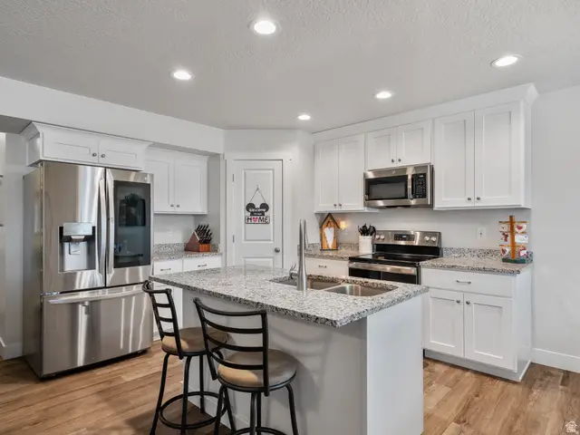 920 N Center St, Santaquin, UT 84655 - #2