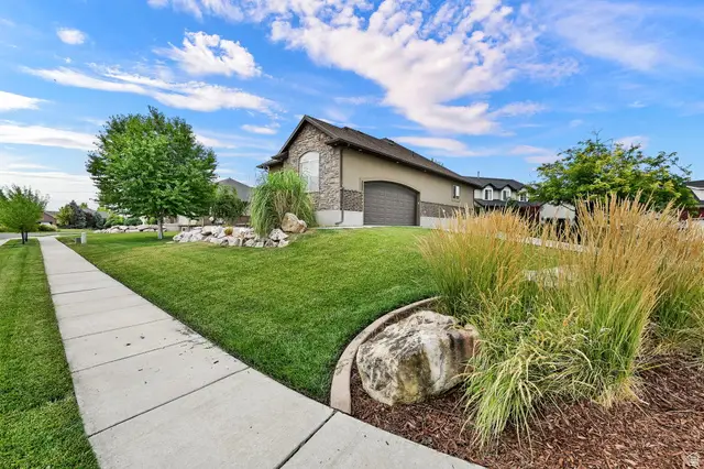 1234 S Shotley Bridge Dr W, Syracuse, UT 84075 - #3