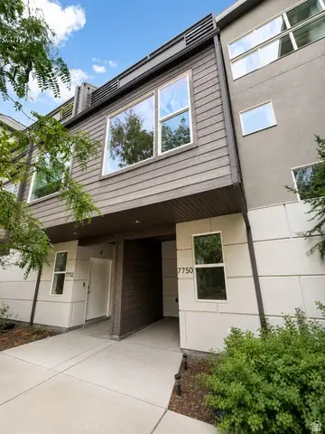 7750 S Rooftop Dr W, Midvale, UT 84047