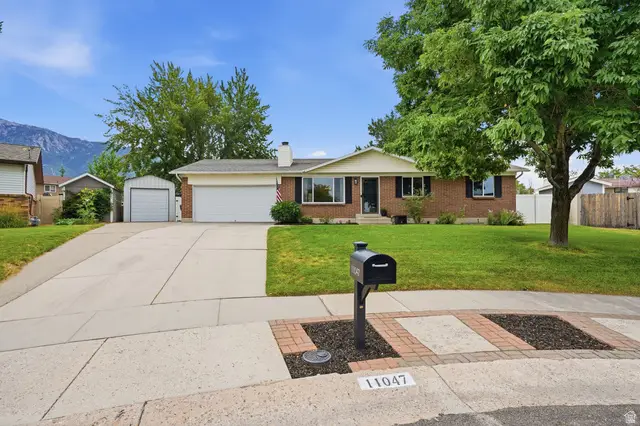 11047 S Lamasa Cir E, Sandy, UT 84092 - #2