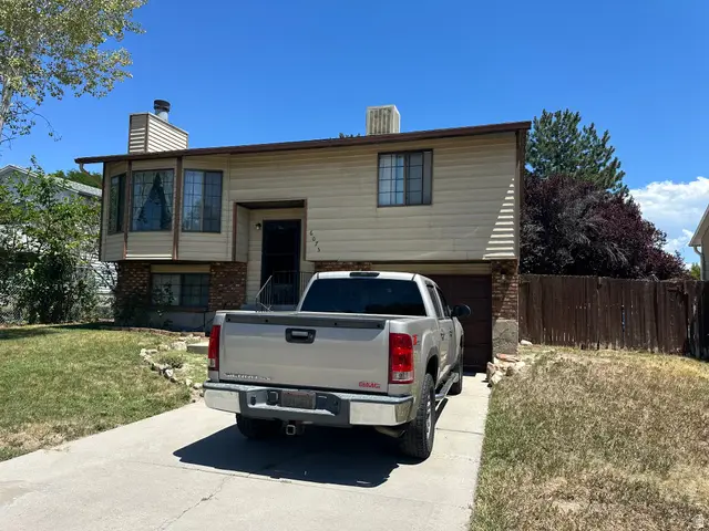 6075 Park Wood Dr, Kearns, UT 84118 - #3