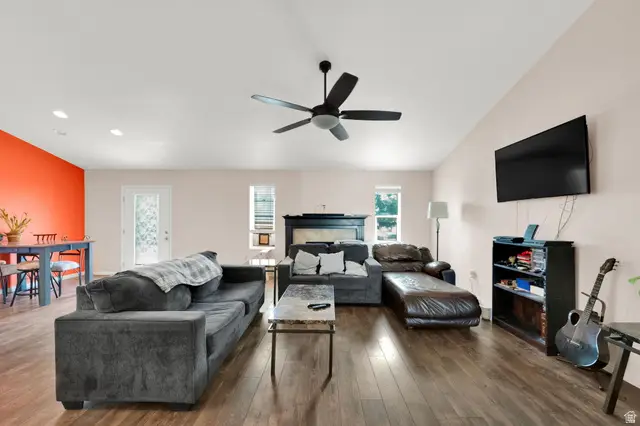 6187 W Dinsmore Way S, West Jordan, UT 84081 - #3