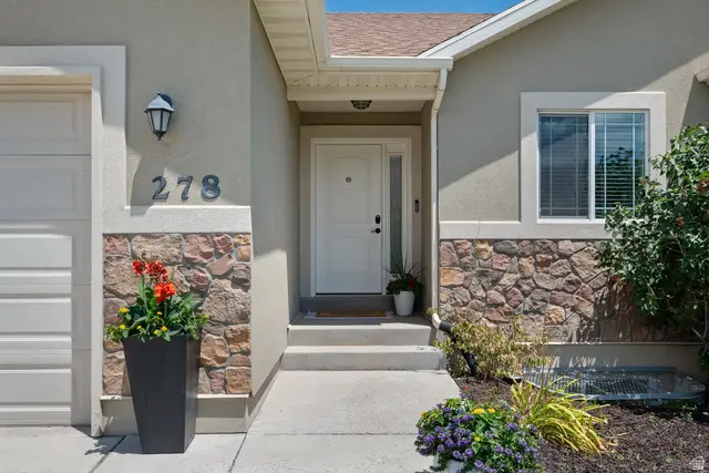 278 W Lariat Blvd S, Saratoga Springs, UT 84045 - #3